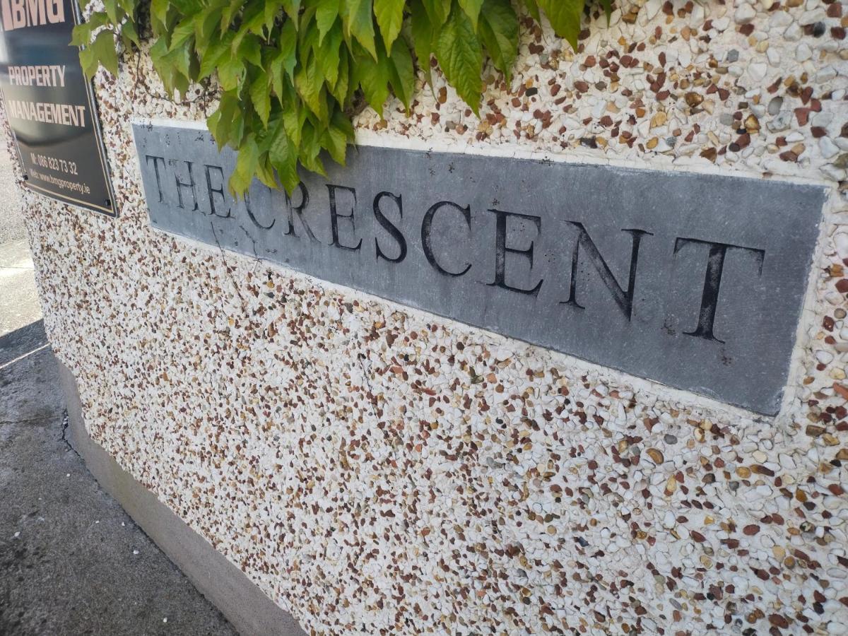 Crescent Apartments Homestay คอร์ก ภายนอก รูปภาพ